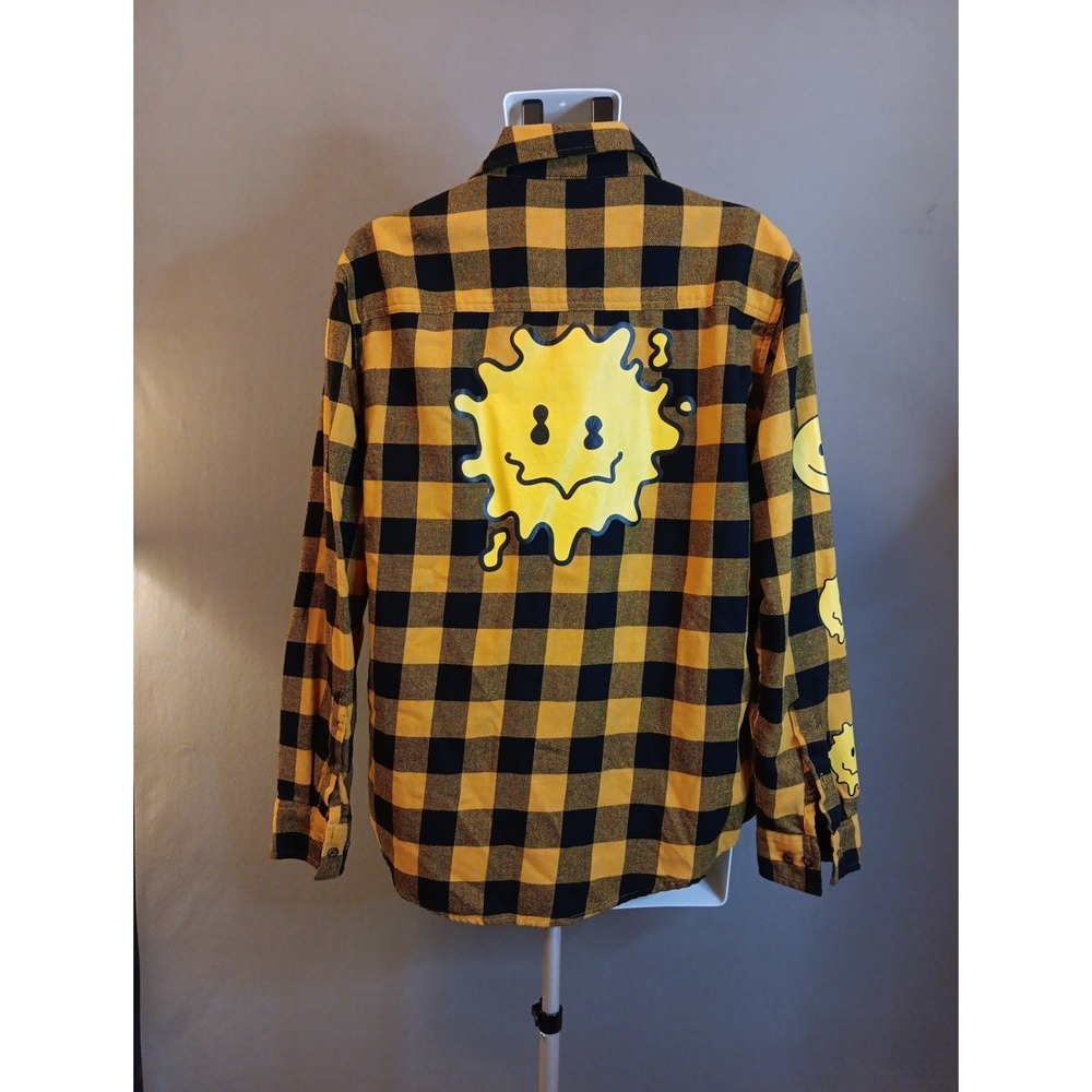 VSTR Sunbaked Smile Graphic Flannel Shirt Mens Large Gold Black Plaid